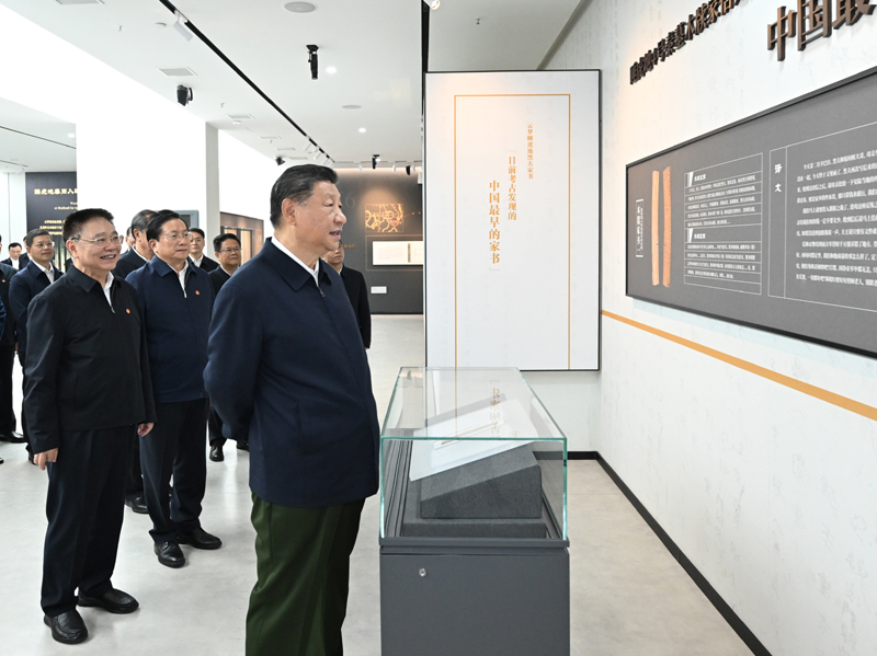 习近平在湖北考察时强调:鼓足干劲奋发进取 久久为功善作善成 奋力谱写中国式现代化湖北篇章