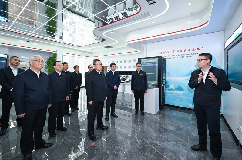 李强在中国电信中国联通中国移动所属企业调研时强调:加力推进前沿新兴领域科技创新 更好培育新质生产力推动高质量发展